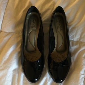 Hush Puppies Soft Style Moyen  Low Heels.